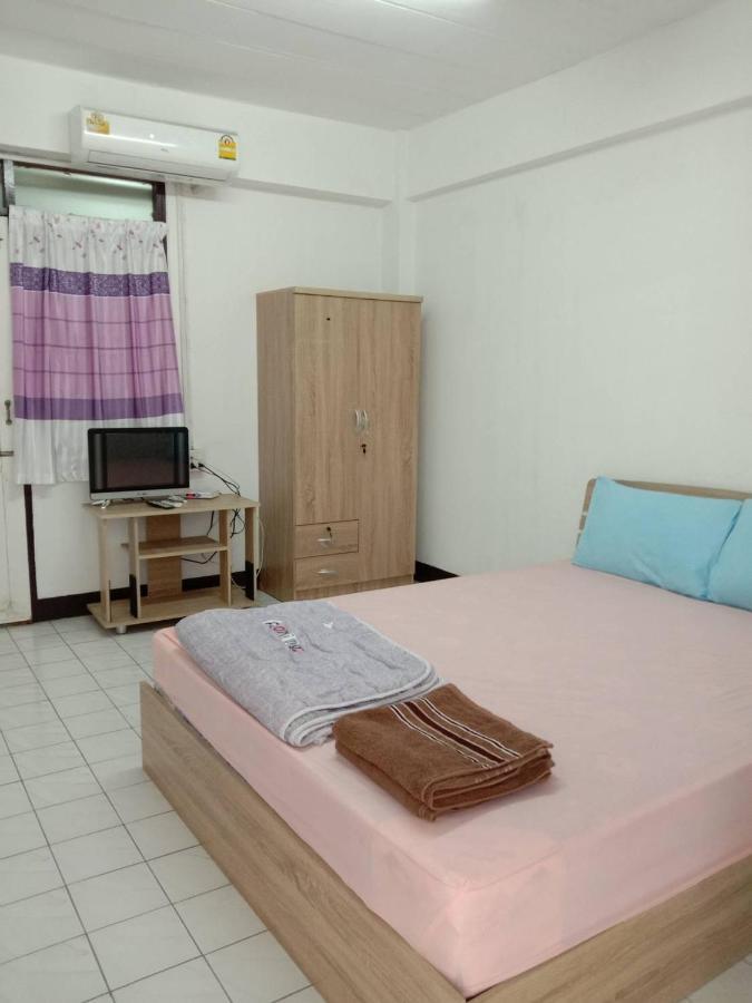 Natcha Place Thammasat Rangsit Banguecoque Exterior foto