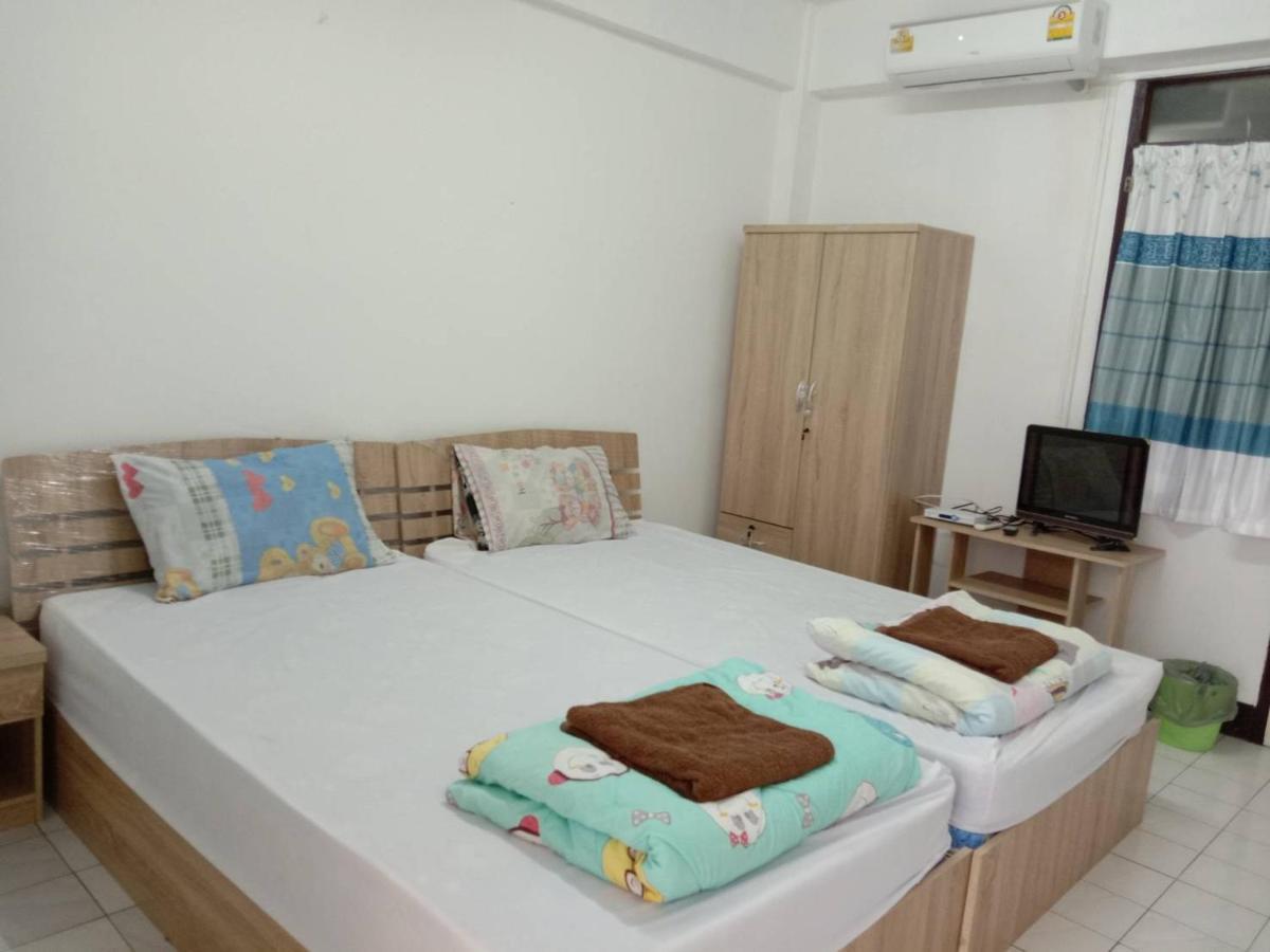 Natcha Place Thammasat Rangsit Banguecoque Exterior foto