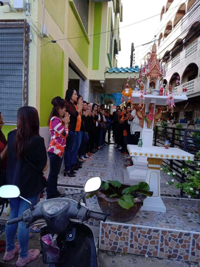 Natcha Place Thammasat Rangsit Banguecoque Exterior foto