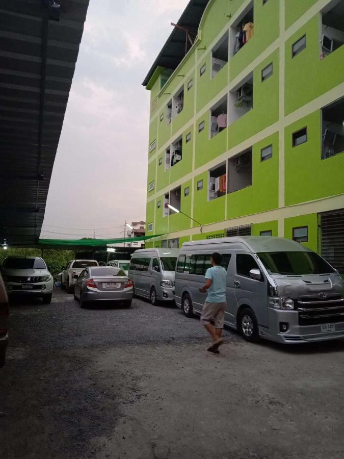 Natcha Place Thammasat Rangsit Banguecoque Exterior foto