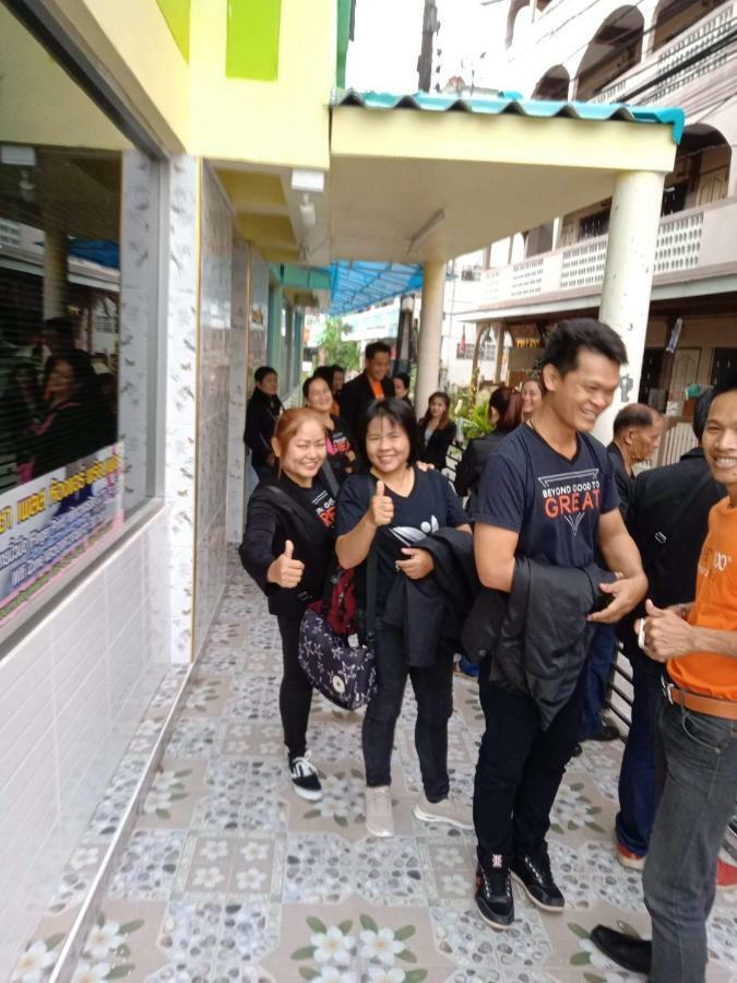 Natcha Place Thammasat Rangsit Banguecoque Exterior foto